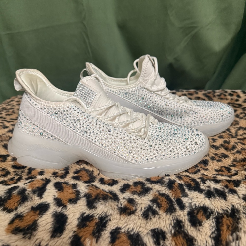 Belos White Rhinestone Bridal Casual Sneakers - Size 8.5